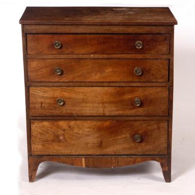 Appraisal: A Georgian mahogany chest of four drawers on splay feet