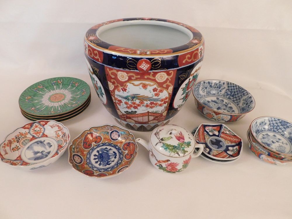 Appraisal: LOT ANTIQUE ASIAN CHINA Includes a Japanese Imari inch porcelain