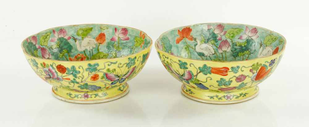 Appraisal: - Pair of Chinese Bowls Pair of Chinese bowls edge