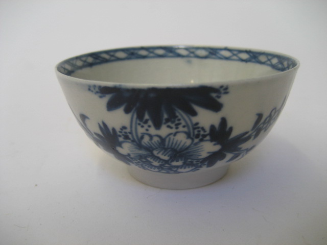 Appraisal: A CHAFFER'S LIVERPOOL PORCELAIN TEA BOWL painted in underglaze blue