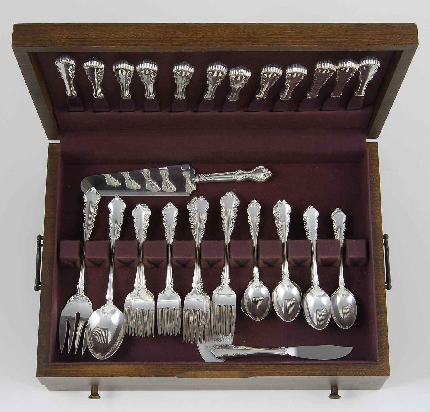 Appraisal: ONEIDA SILVERSMITHS CASED STERLING SILVER FLATWARE SETIn the heirloom Martinique''