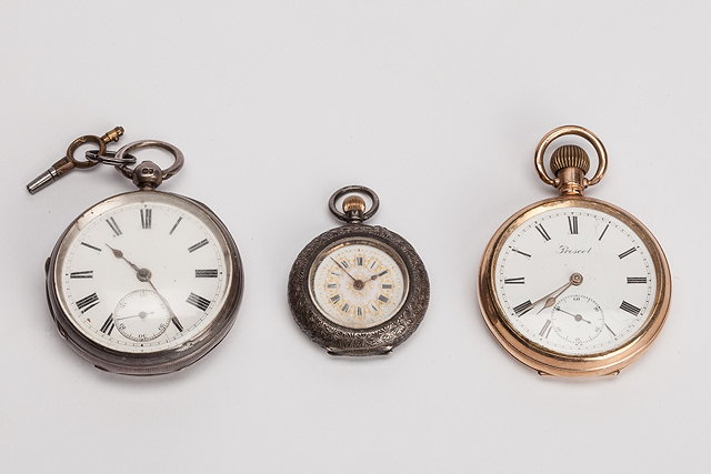 Appraisal: A GOLD PLATED TOP WIND POCKET WATCH marked Prescott and