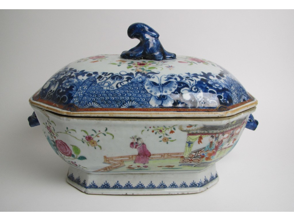 Appraisal: A Chinese export octagonal soup tureen and a domed cover