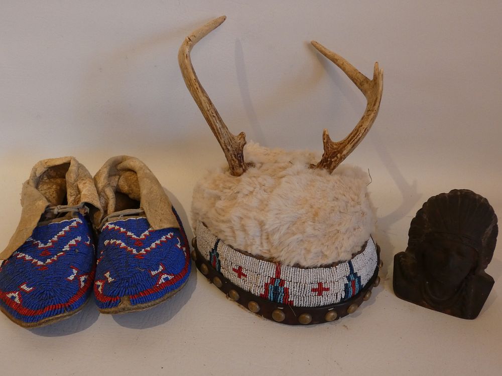 Appraisal: NATIVE AMERICAN MOCCASINS HAT Lot consisting of pair of old