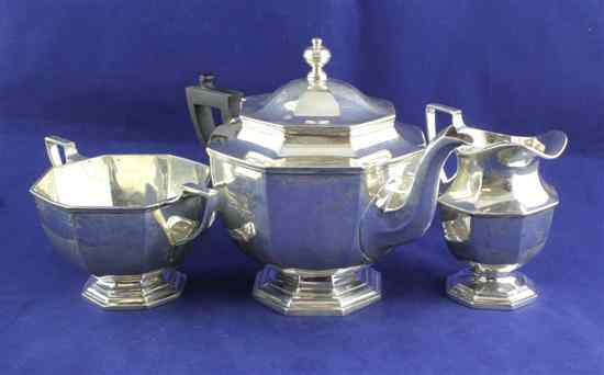 Appraisal: An Edwardian silver three piece tea set of octagonal form