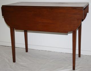 Appraisal: Hepplewhite inlaid cherry drop leaf Pembroke table String and cuff