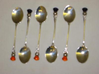 Appraisal: A SET OF SIX VICTORIAN SCOTTISH COFFEE SPOONS with thistle