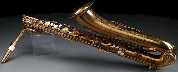 Appraisal: A MARTIN BARITONE SAXOPHONE CIRCA A MARTIN BARITONE SAXOPHONE CIRCA