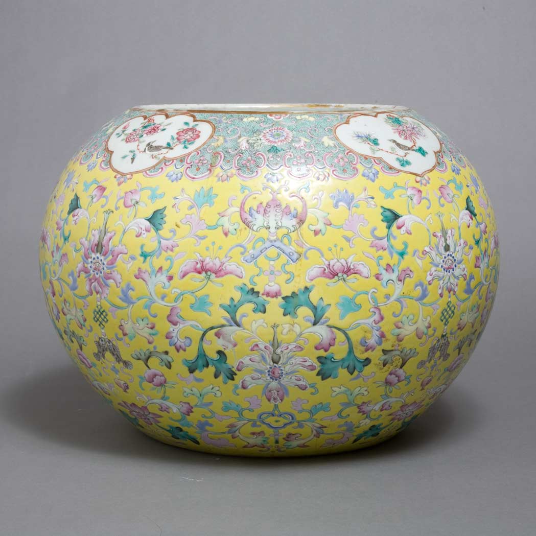 Appraisal: Chinese Famille Rose Glazed Porcelain Jardiniere Early th century Of