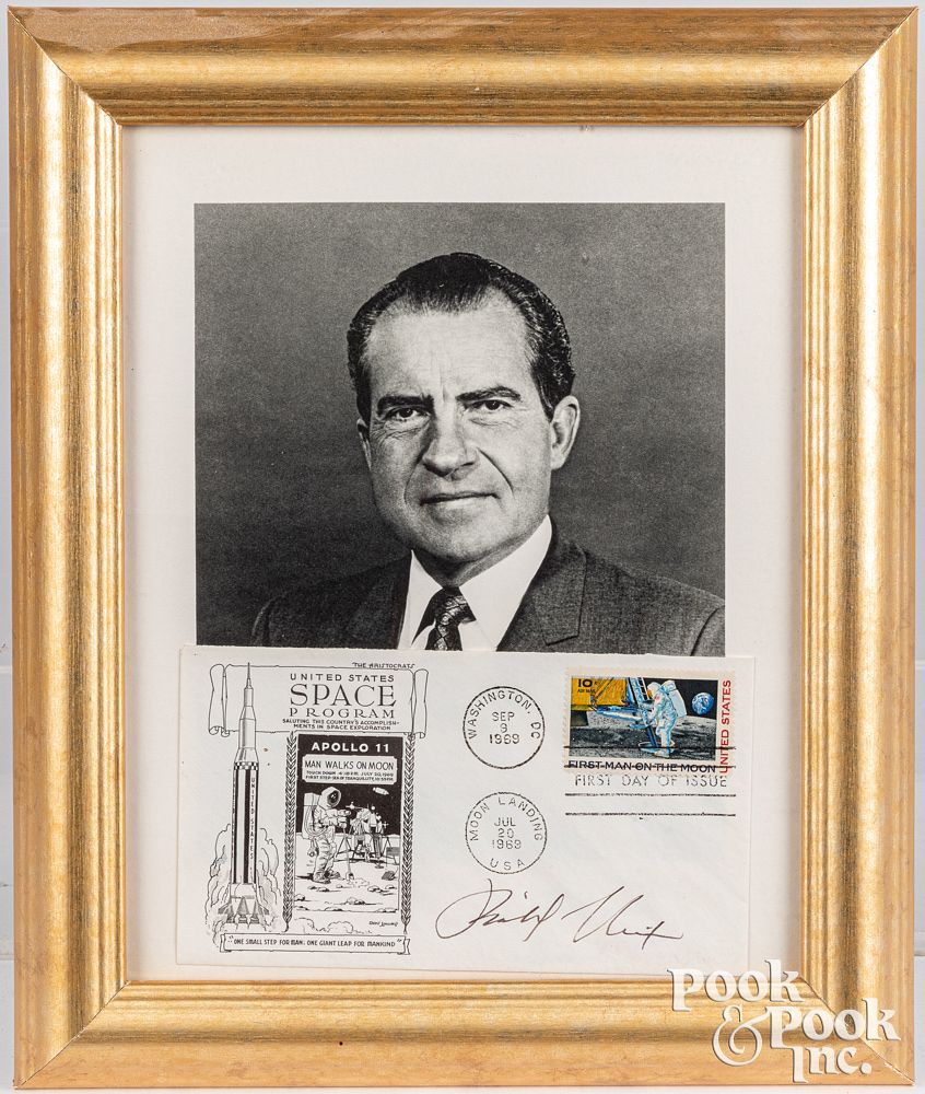 Appraisal: Richard M Nixon and Patricia Nixon autographs Richard M Nixon