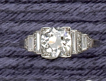 Appraisal: ART DECO DIAMOND RING Platinum Art Deco ring set with