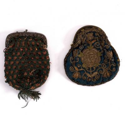 Appraisal: An early th Century needlework purse with Tudor roses and