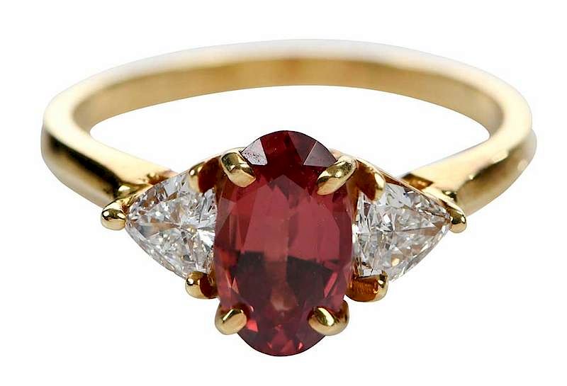 Appraisal: kt Sapphire Diamond Ring oval pinkish-orange sapphire estimated weight ct