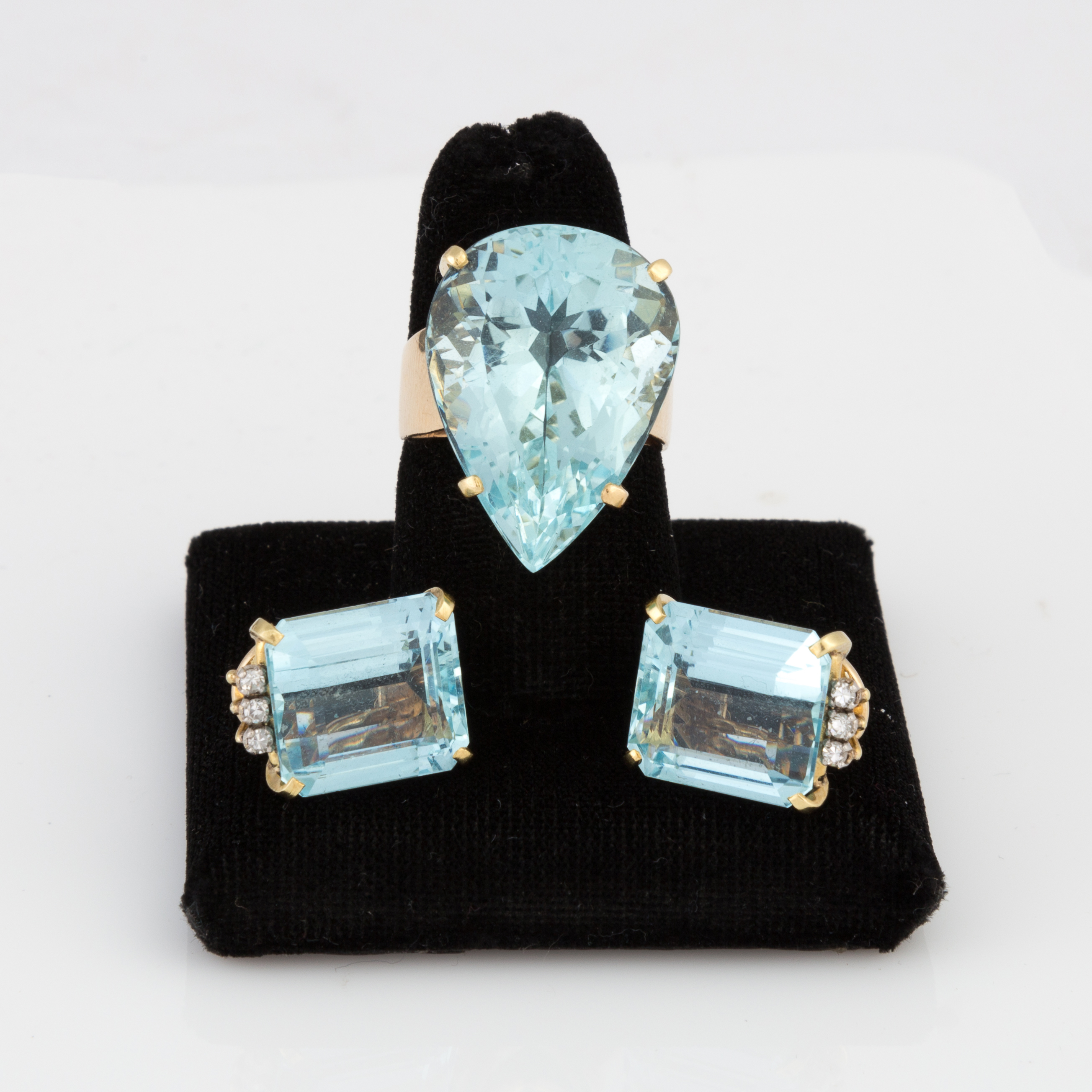 Appraisal: Aquamarine Ring and Earrings Pear shaped ring k gold shank