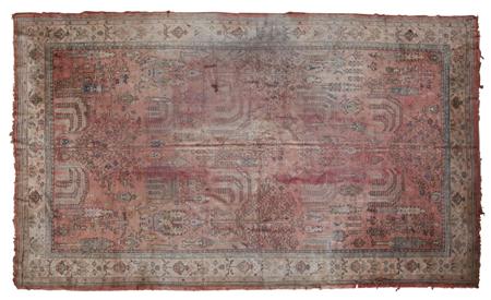 Appraisal: An Ushak carpet late th early th century the rose