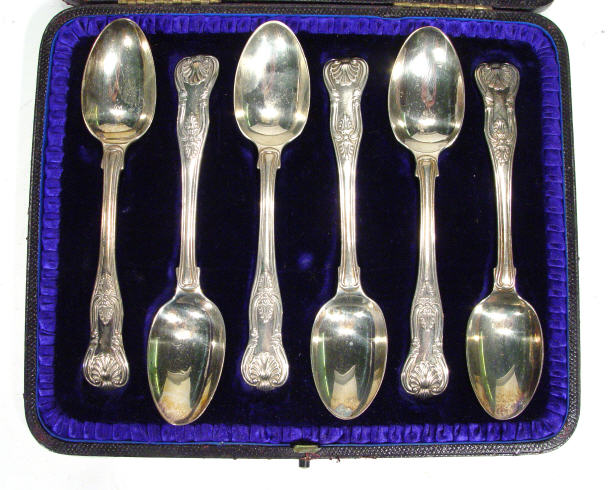 Appraisal: Six Georgian silver teaspoons in a velvet lined case London