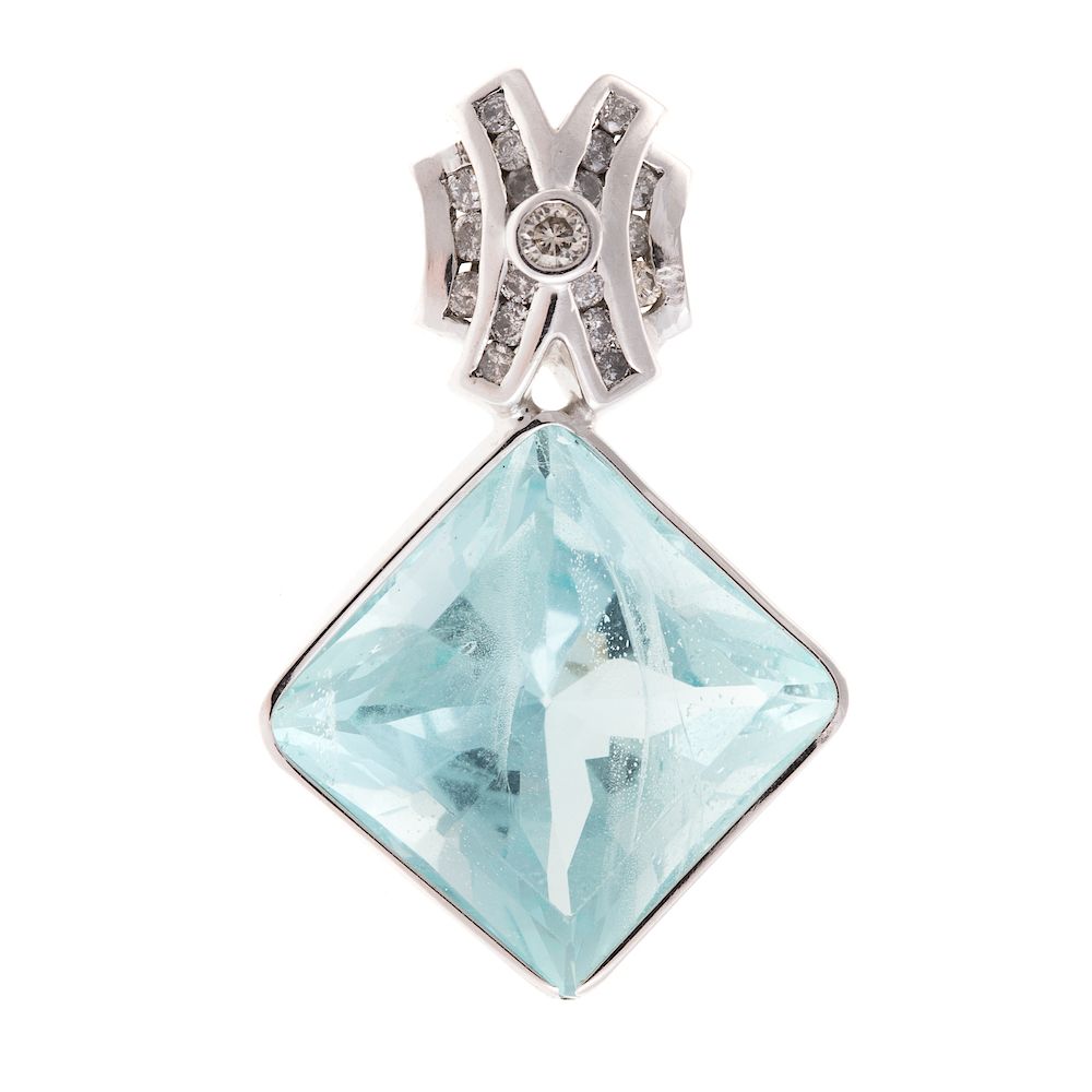 Appraisal: A Ladies Aquamarine Diamond Pendant in K K white gold