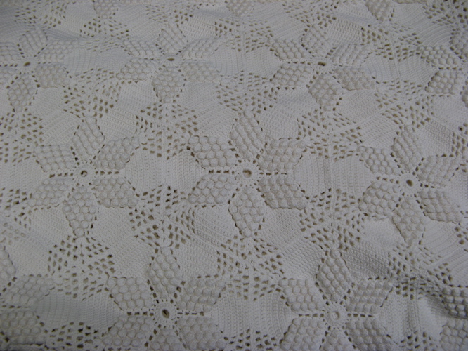 Appraisal: AMERICAN HAND CROCHETED BEDSPRED COVERLET off-white cotton in a raised