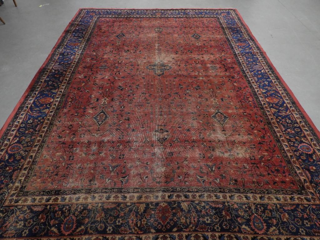 Appraisal: LG TURKISH WOOL ROOM SIZE CARPET RUG Turkey Circa Central