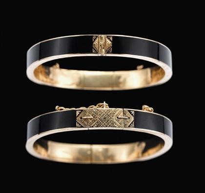 Appraisal: Yellow gold bangle bracelets A set of yellow gold and