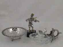 Appraisal: A silver bon bon dish marked a model fiddler marked