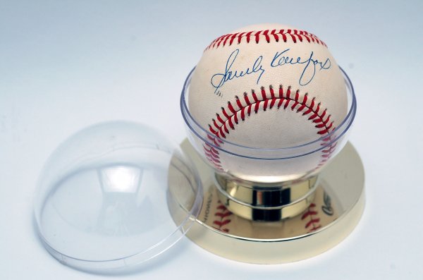 Appraisal: Sandy Koufax baseball signed on the sweet spot on a