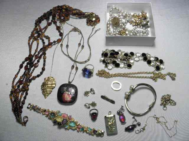 Appraisal: Lot of assorted ladies costume jewelry Includes bracelets necklaces earrings