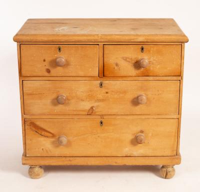 Appraisal: A pine chest of drawers fitted two short over two