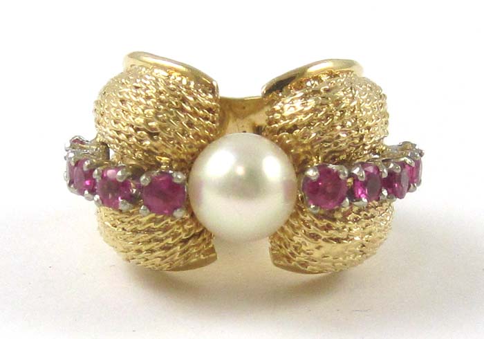 Appraisal: PINK SAPPHIRE PEARL AND FOURTEEN KARAT GOLD RING having five