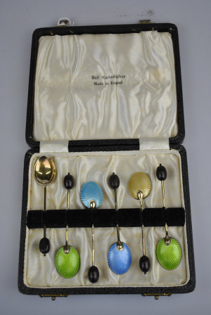 Appraisal: A cased set of six silver gilt coffee spoons with