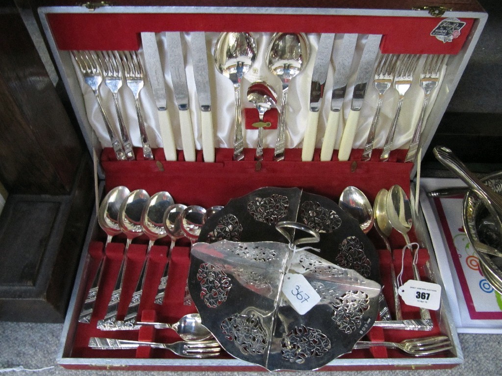 Appraisal: Lot comprising cased cutlery set and a cake dish