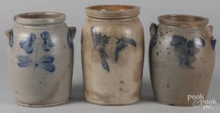 Appraisal: Three Pennsylvania and Maryland redware crocks th c with cobalt