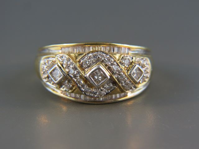 Appraisal: Diamond Ring diamonds totaling carat in yellow gold size with