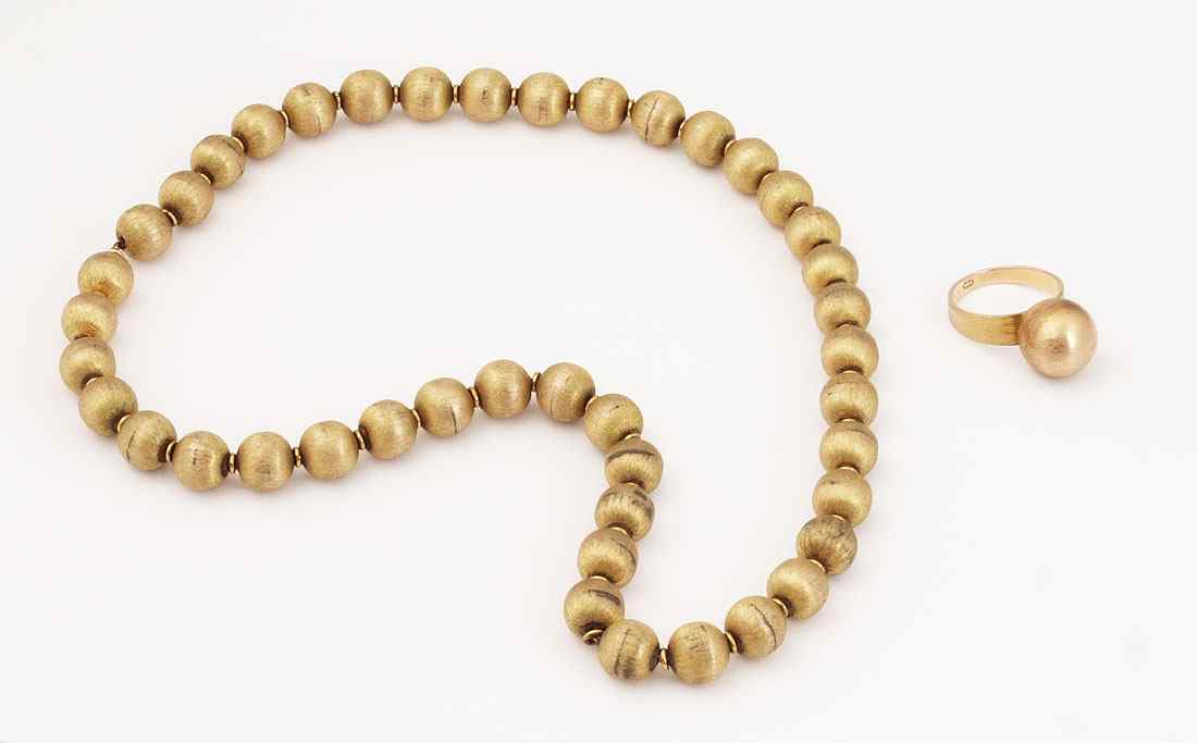 Appraisal: RETRO K GOLD BEAD NECKLACE RING SET K yellow gold