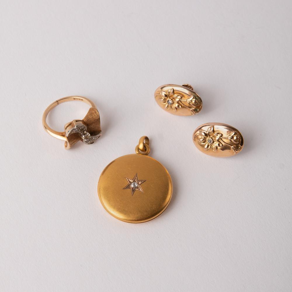 Appraisal: GROUP OF GOLD DIAMOND JEWELRY ITEMS Group of three gold