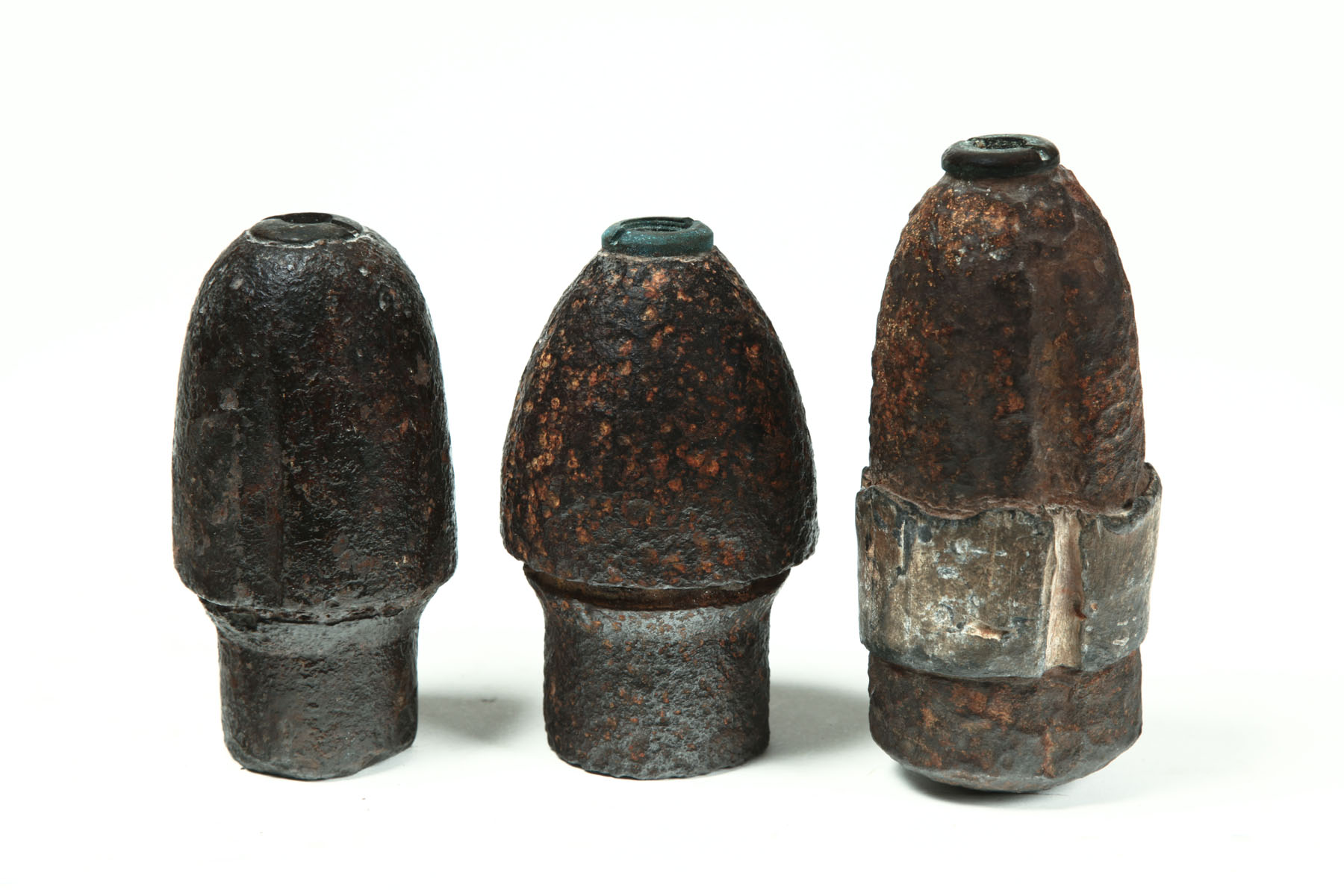 Appraisal: THREE HOTCHKISS SHELLS American nd half- th century Measuring ''