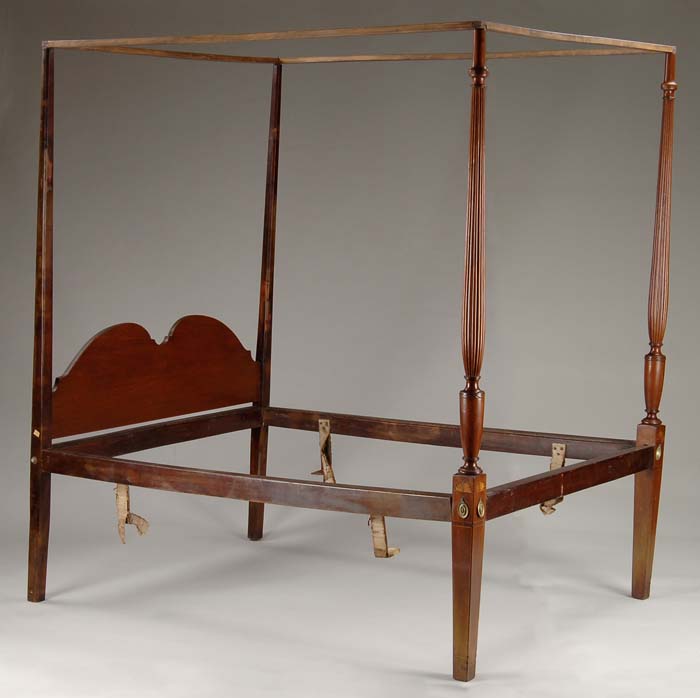 Appraisal: SHERATON INLAID MAHOGANY CANOPY BED Foot posts having a tapered