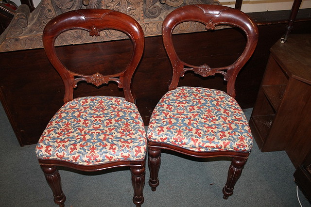 Appraisal: A SET OF SIX VICTORIAN STYLE MAHOGANY BALLOON BACK DINING