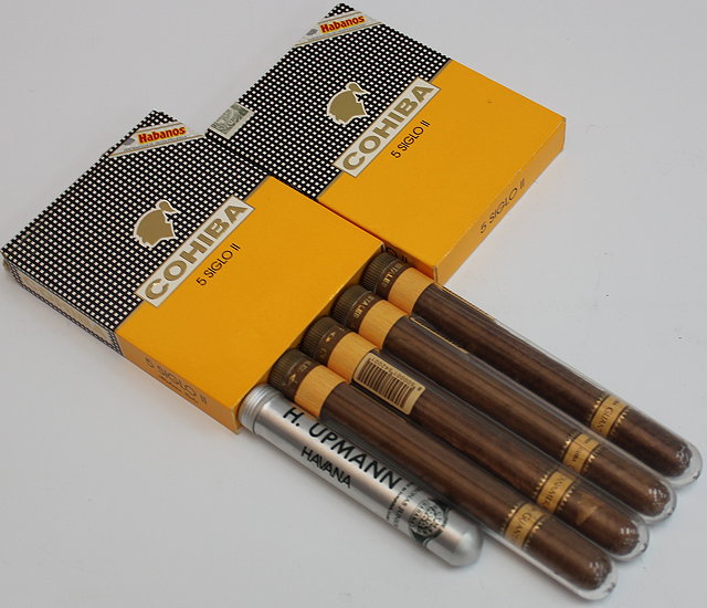 Appraisal: A BOX OF COHIBA five Siglo two Cuban cigars together