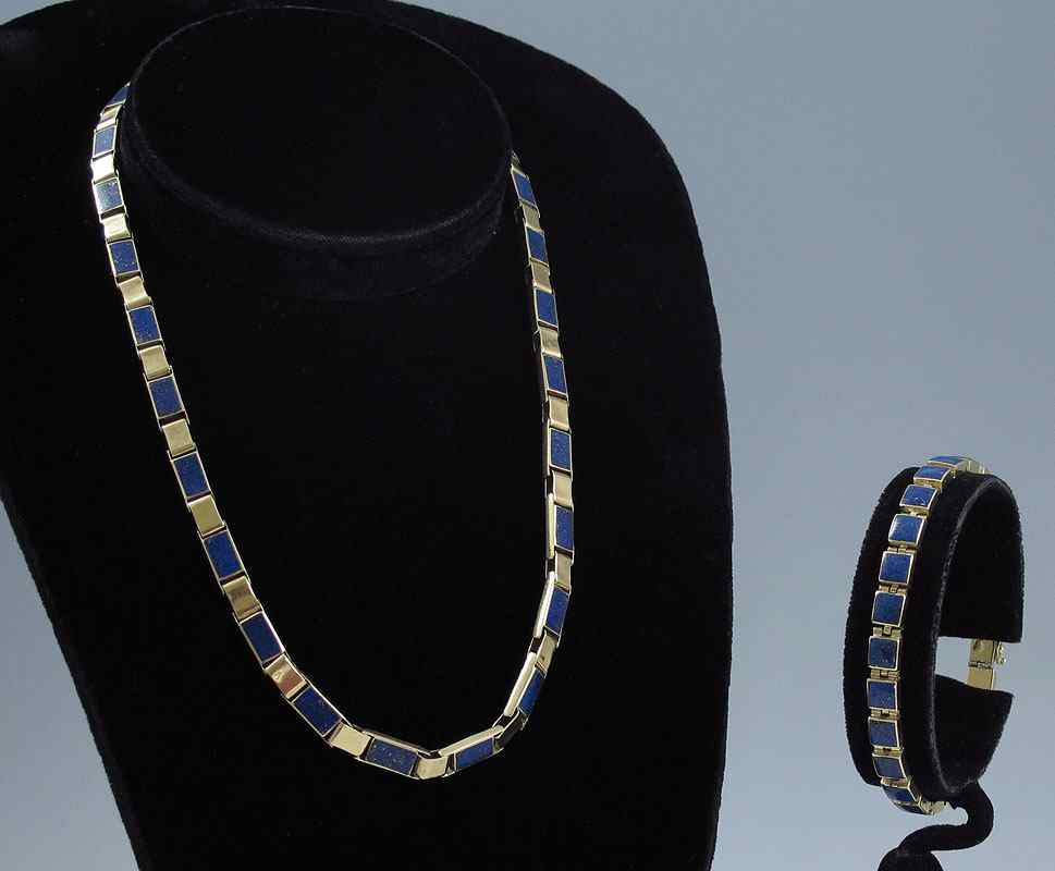 Appraisal: K GOLD LAPIS NECKLACE BRACELET SET K yellow gold necklace