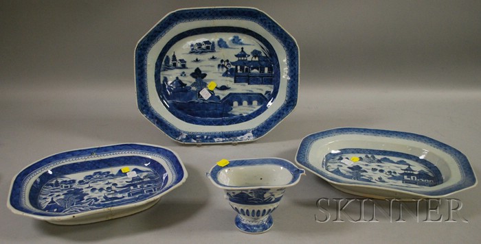 Appraisal: Four Pieces of Chinese Export Porcelain Canton Tableware serving bowl