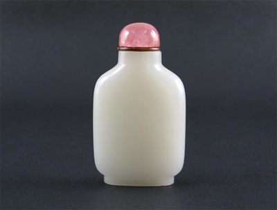 Appraisal: A good Chinese white jade snuff bottle st half th