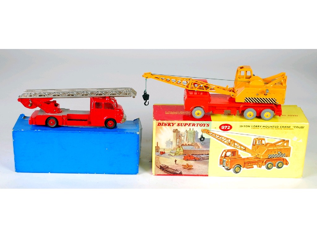 Appraisal: DINKY SUPERTOYS ALMOST MINT AND BOXED 'COLES TON LORRY MOUNTED