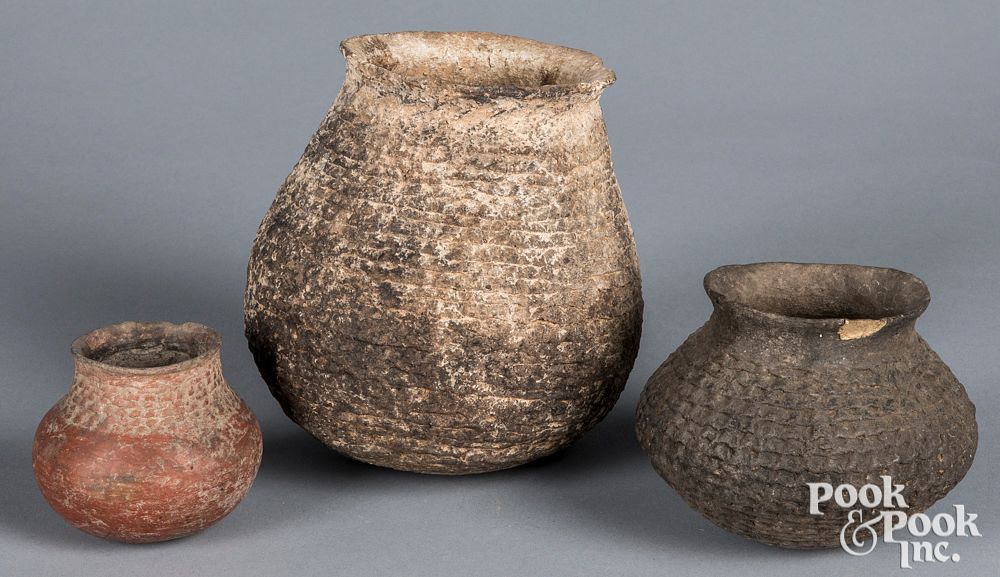 Appraisal: Three early Anasazi Indian pottery pots Three early Anasazi Indian