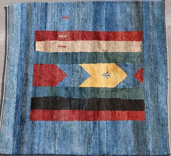 Appraisal: A SOUTH PERSIAN GABBEH HAND WOVEN ORIENTAL RUG A SOUTH