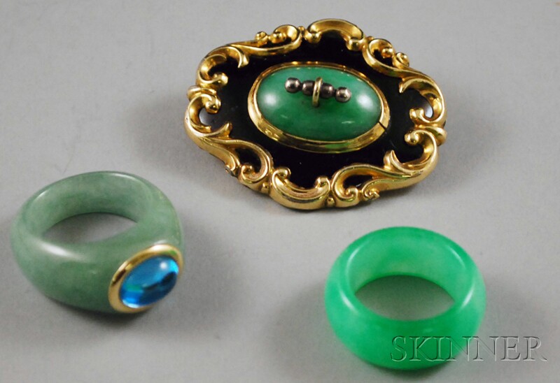 Appraisal: Three Green Hardstone Jewelry Items a kt gold jade and