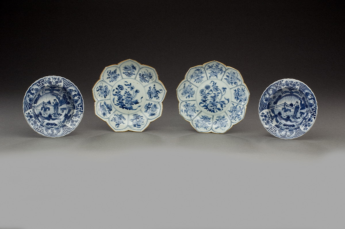 Appraisal: PAIR OF CHINESE EXPORT PORCELAIN KANGXI BLUE AND WHITE DISHES