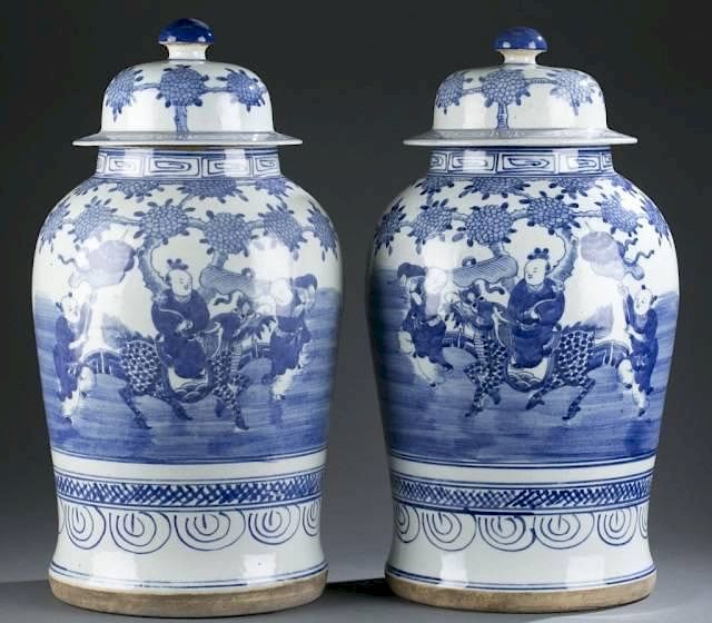 Appraisal: Pair of Chinese blue and white porcelain jars A pair