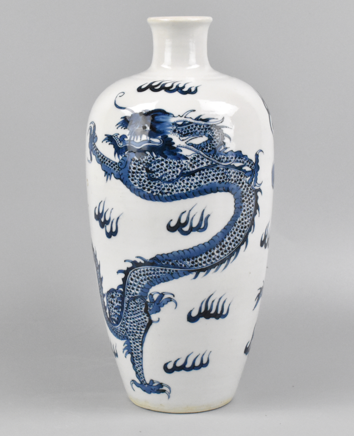 Appraisal: A Chinese blue white dragon vase Created in thick porcelain