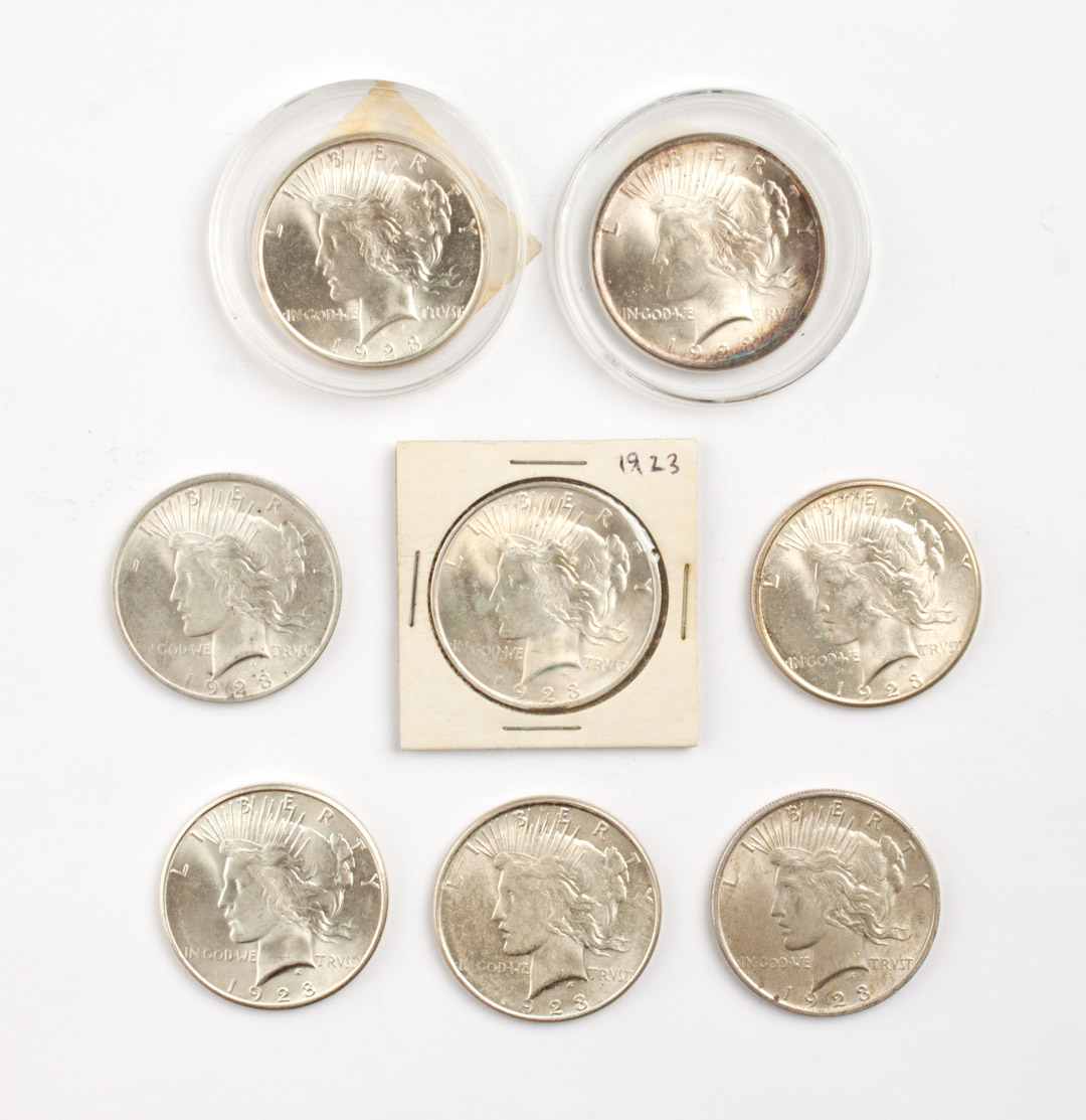 Appraisal: Eight U S Peace type silver dollars comprising four two